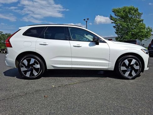 Used 2024 Volvo XC60 T8 Plus w/ Protection Package Premier AWD/4WD image 7