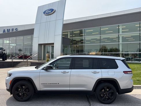 Used 2021 Jeep Grand Cherokee L Laredo AWD/4WD image 3