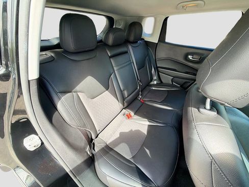 Used 2019 Jeep Compass Altitude image 29