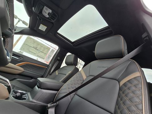 New 2026 GMC Canyon Denali image 24