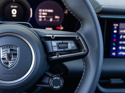 New 2026 Porsche Macan Turbo Electric AWD/4WD image 35
