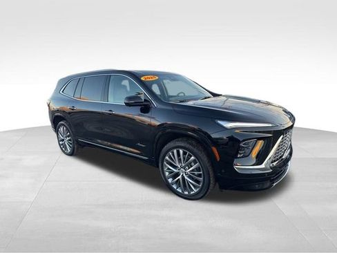 Used 2025 Buick Enclave Avenir w/ Super Cruise Package image 3