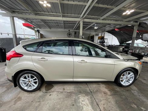 Used 2018 Ford Focus SE image 17