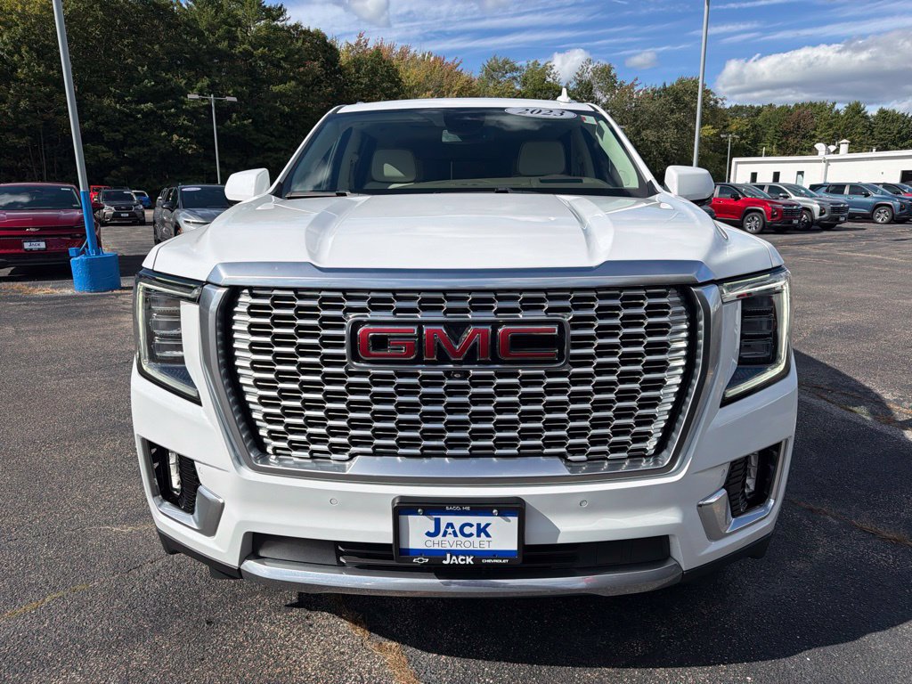 Used 2023 GMC Yukon XL Denali w/ Max Trailering Package AWD/4WD image 2