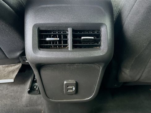 Used 2019 Chevrolet Equinox LS w/ LS Convenience Package FWD image 16