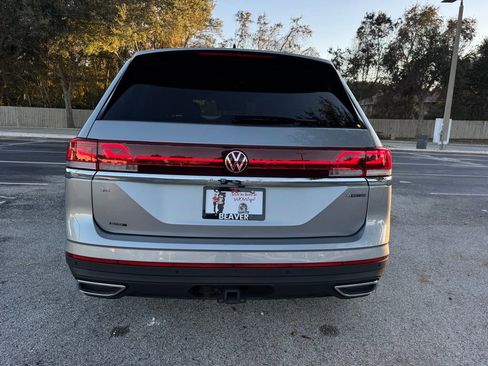 Used 2024 Volkswagen Atlas SE image 8