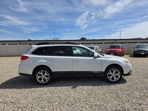 Used 2010 Subaru Outback 2.5i Premium image 4