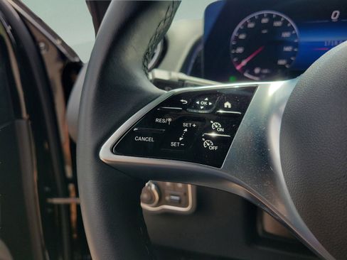 Certified 2024 Mercedes-Benz GLB 250 image 24