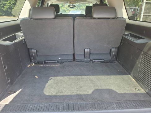 Used 2007 Chevrolet Suburban LT w/ LT Preferred Equipment Group RWD image 18