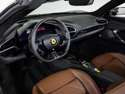 Used 2023 Ferrari 296 GTS RWD image 4