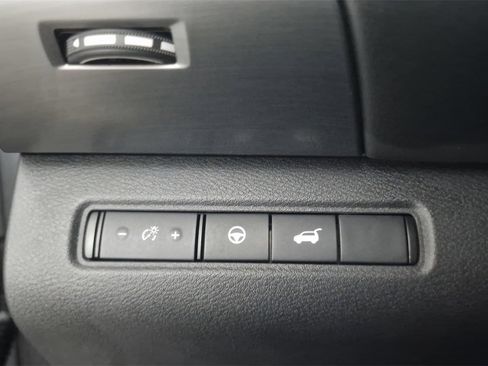 Used 2022 Nissan Pathfinder SL image 24