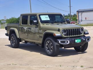 New 2026 Jeep Gladiator Sport video 2