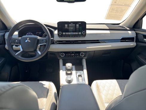 Used 2023 Mitsubishi Outlander SEL FWD image 12