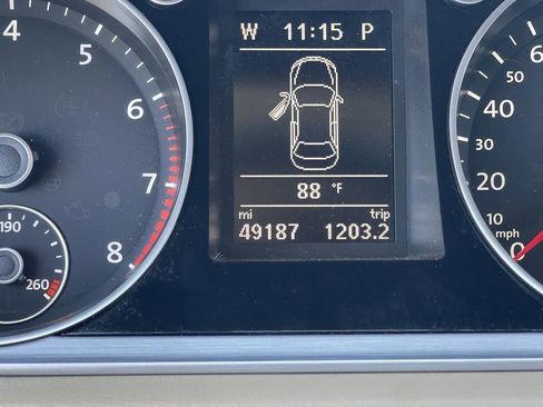 Used 2013 Volkswagen CC Sport image 27