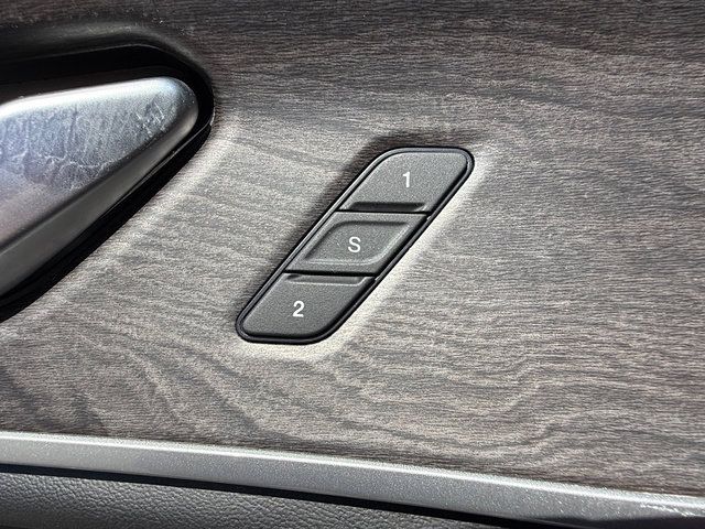 Used 2023 Jeep Grand Cherokee Limited AWD/4WD image 12