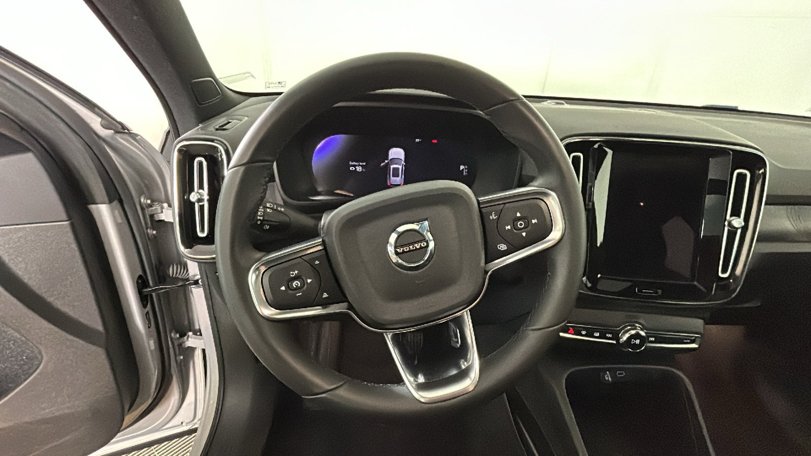 Used 2023 Volvo XC40 Recharge Plus AWD/4WD image 16