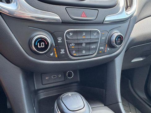 Used 2020 Chevrolet Equinox LT FWD image 19
