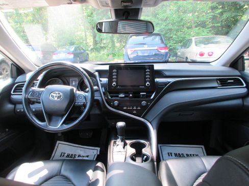 Used 2023 Toyota Camry SE FWD image 13