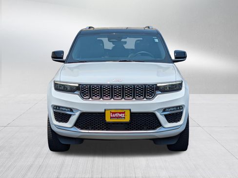 Used 2022 Jeep Grand Cherokee Summit w/ Luxury Tech Group V AWD/4WD image 2