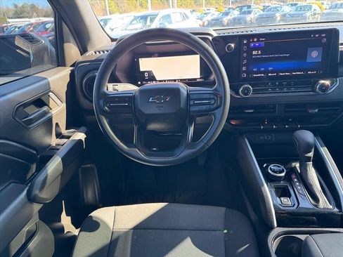 Used 2024 Chevrolet Colorado Trail Boss w/ Advanced Trailering Package image 12