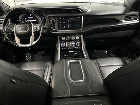 Used 2023 GMC Yukon Denali AWD/4WD image 25