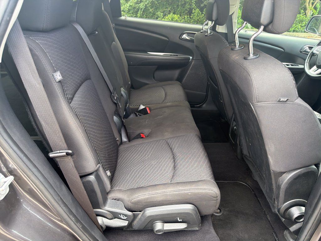 Used 2017 Dodge Journey SE w/ Flexible Seating Group FWD image 28