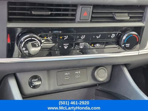 Used 2024 Nissan Rogue S AWD/4WD image 23