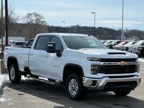 Used 2024 Chevrolet Silverado 2500 LT image 31