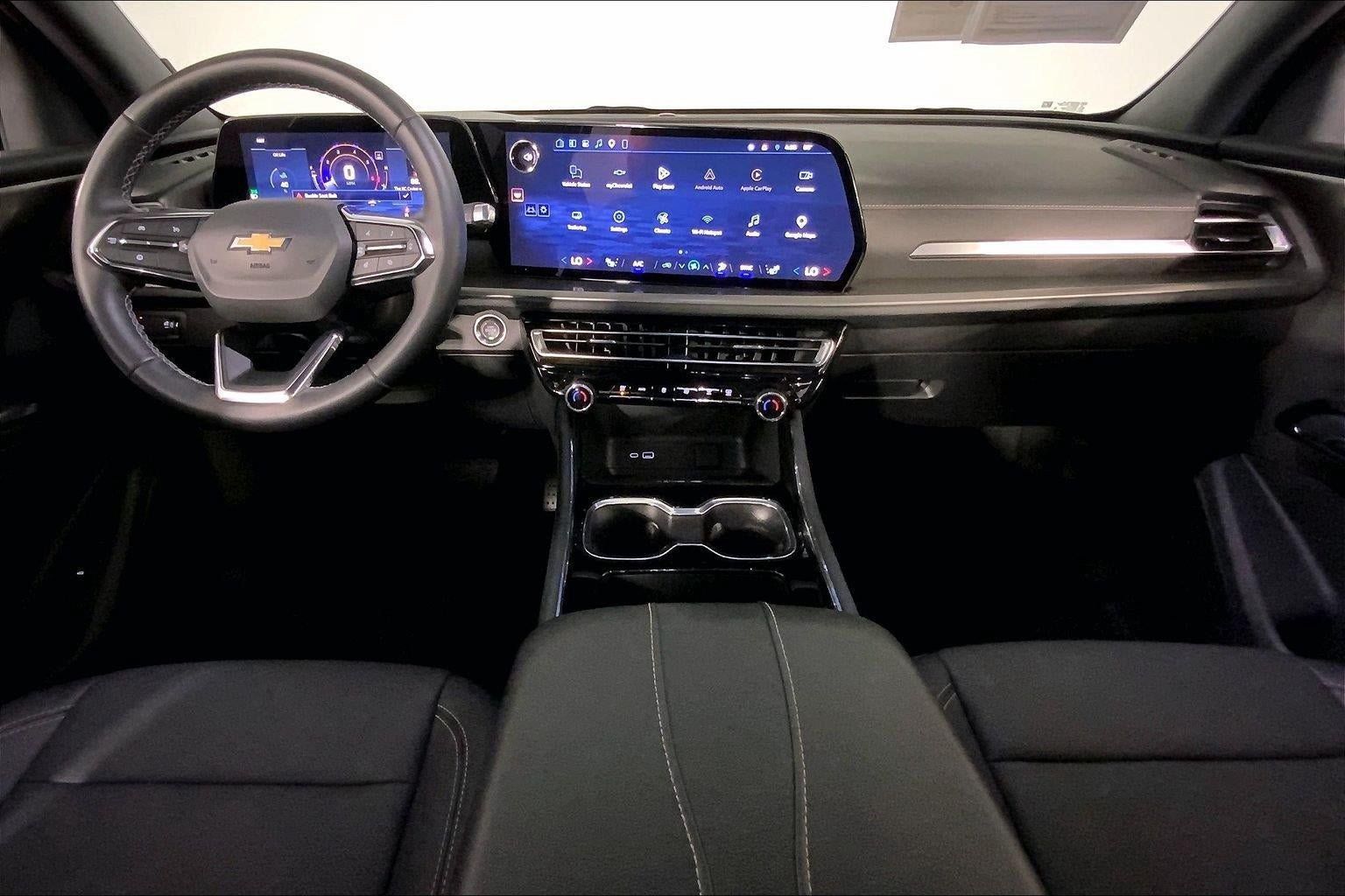 Used 2026 Chevrolet Traverse LT w/ Driver Confidence Package FWD image 15