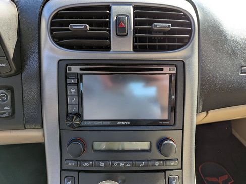 Used 2005 Chevrolet Corvette Coupe w/ Preferred Equipment Group RWD image 21