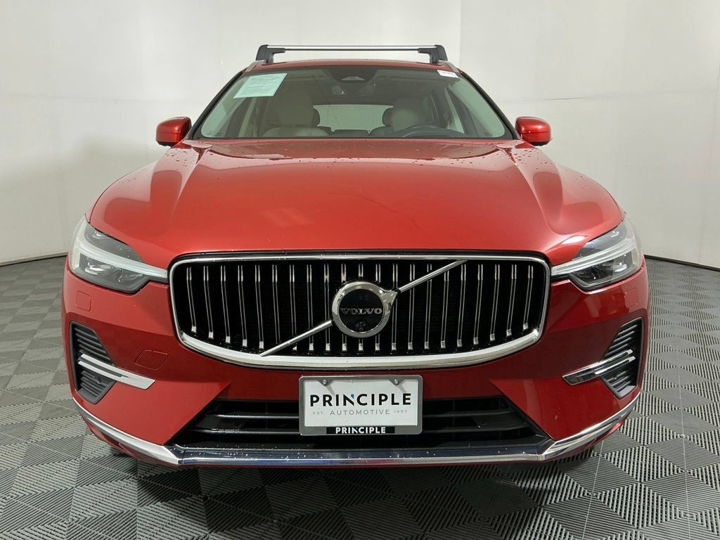 Used 2023 Volvo XC60 B5 Ultimate w/ Climate Package AWD/4WD image 3