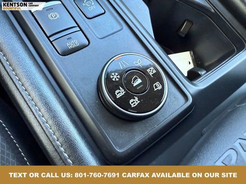 Used 2024 Nissan Pathfinder S image 24