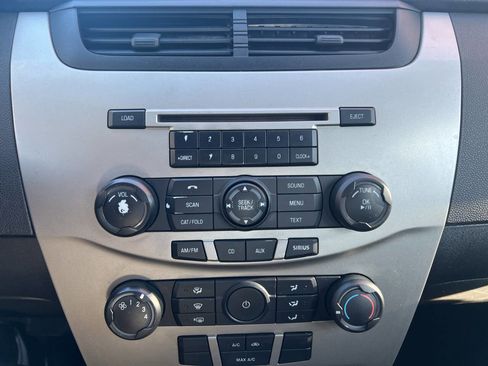 Used 2009 Ford Focus SE image 16