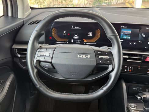 Used 2026 Kia Sportage LX FWD image 30