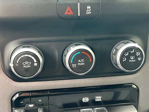 Used 2023 RAM 2500 Big Horn w/ Cold Weather Group image 20