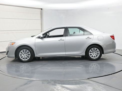 Used 2014 Toyota Camry LE FWD image 20