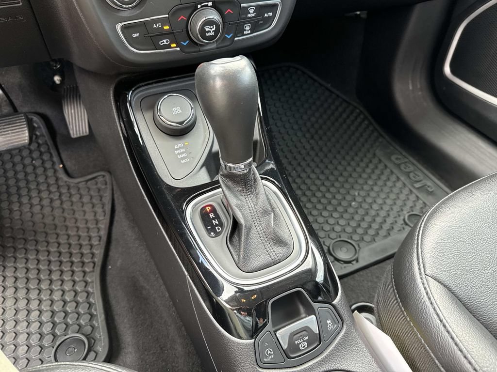 Used 2020 Jeep Compass Latitude AWD/4WD image 36