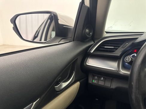 Used 2018 Honda Civic Touring image 39
