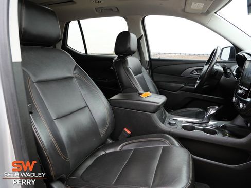 Used 2021 Chevrolet Traverse Premier w/ Redline Edition image 18