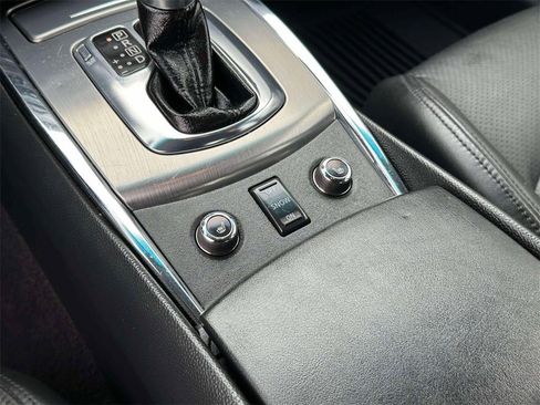 Used 2011 INFINITI G37 x image 31