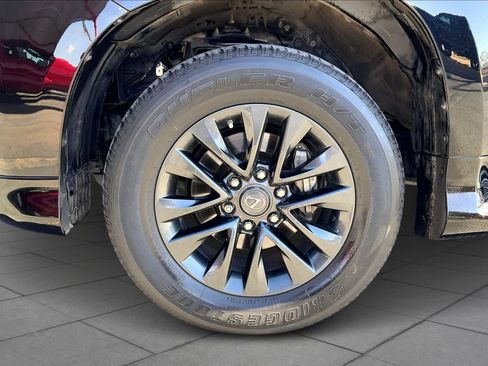 Used 2021 Lexus GX 460 Premium w/ Premium Package image 11