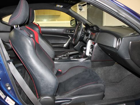 Used 2015 Scion FR-S RWD image 26