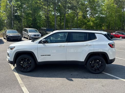 New 2026 Jeep Compass Latitude image 8