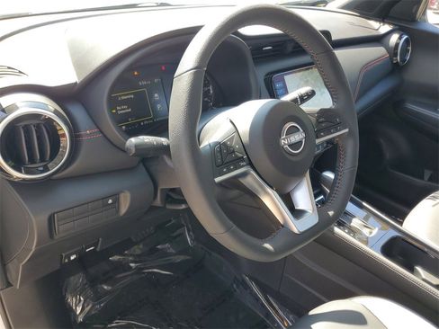 Certified 2024 Nissan Kicks SR w/ SR Premium Package FWD image 16