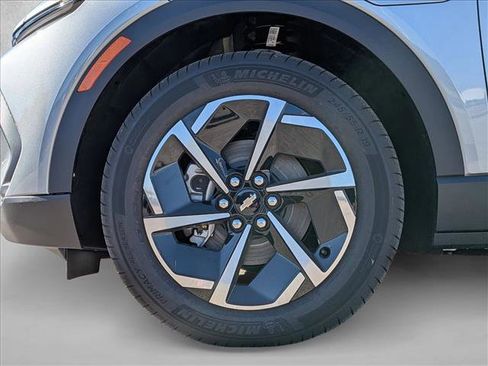 New 2026 Chevrolet Equinox EV LT image 18