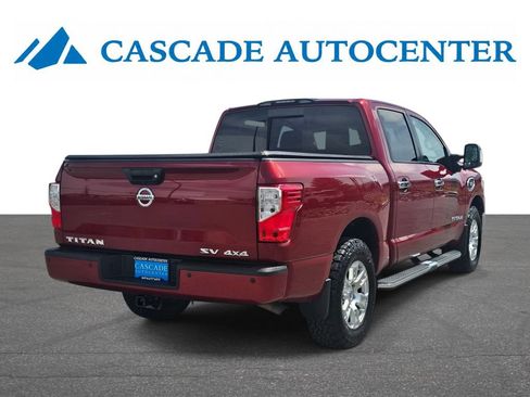 Used 2017 Nissan Titan SV AWD/4WD image 11