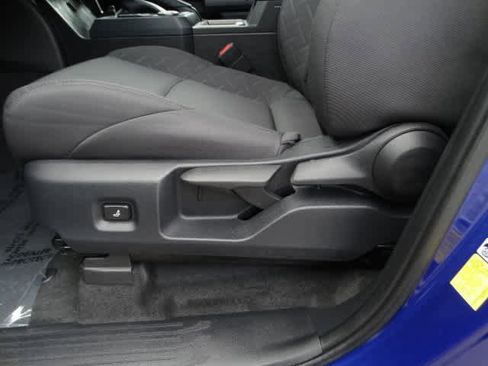 Used 2025 Toyota Tacoma SR5 image 18