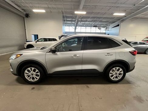 Used 2024 Ford Escape Active AWD/4WD image 6