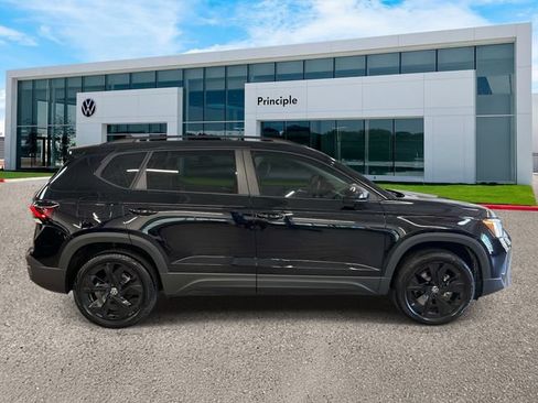 New 2026 Volkswagen Taos SE FWD image 4