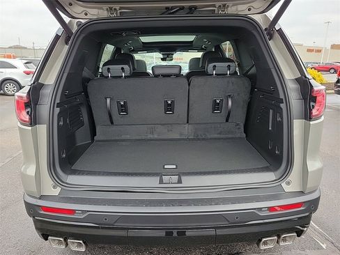 New 2026 GMC Acadia AT4 w/ Luxury Package image 7